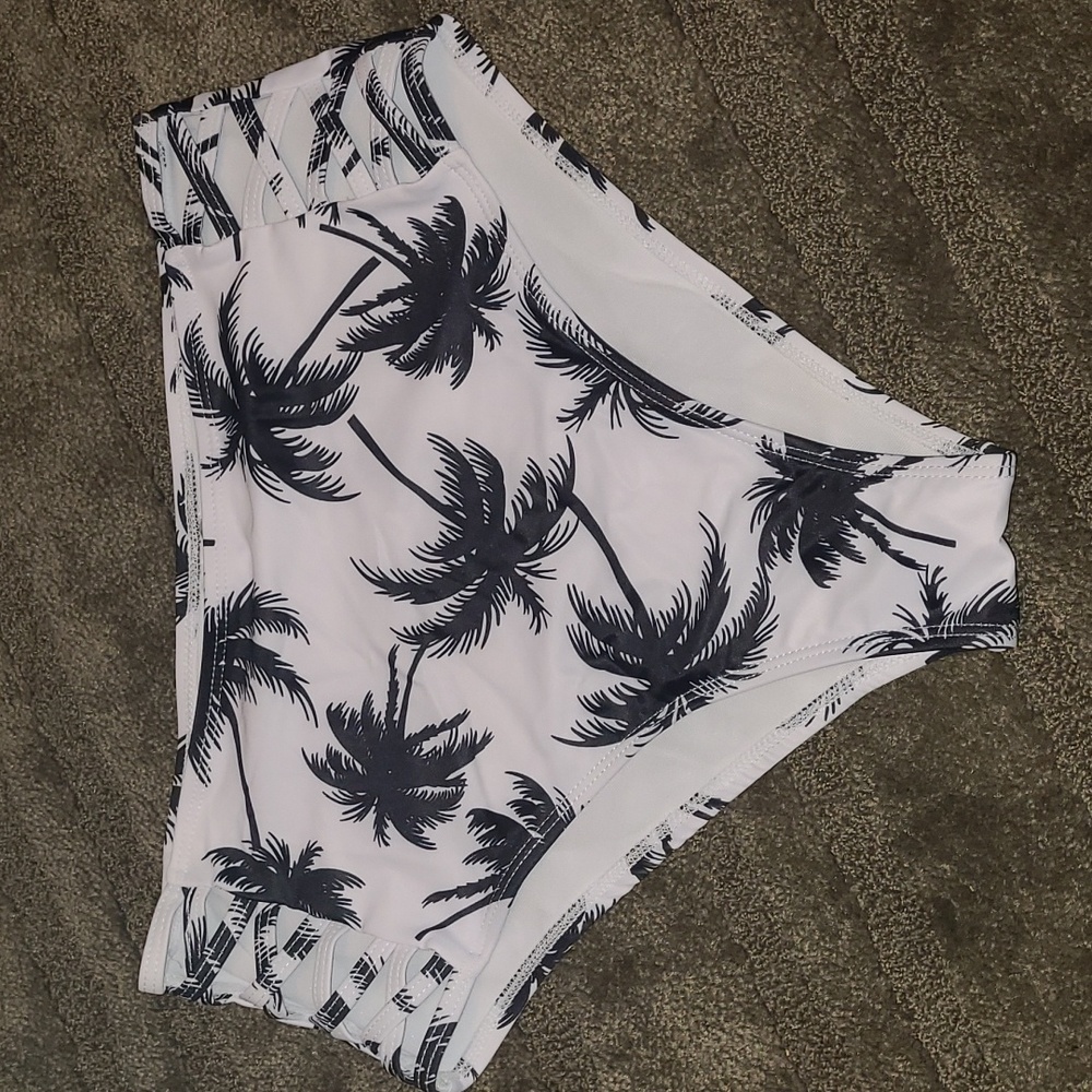 NWOT Bikini Bottom 👙